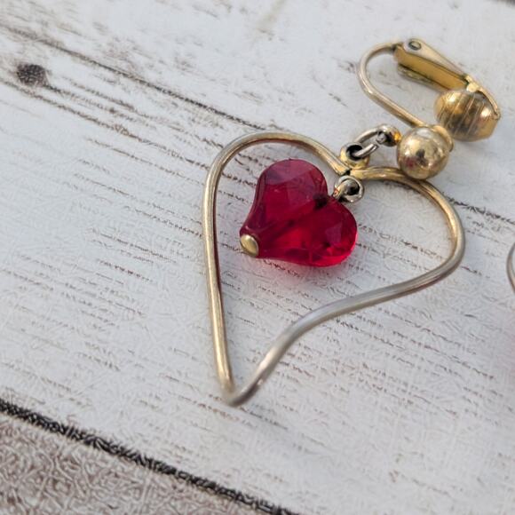 Vintage Avon Clip On Earrings Large Dangle Gold Tone & Red - Tarnished - Picture 6 of 7